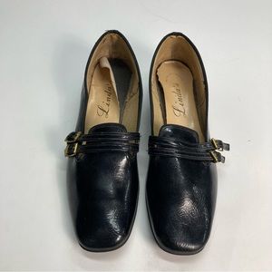 Vintage Linda’s Two Buckle Black Shoes SZ 7.5 with 1 inch Heel